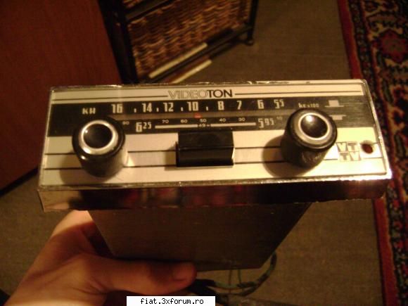 noastre ...un radio videoton fabricat ungaria 1970...si este functional