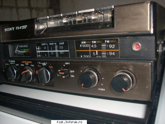 radiouri adaug receiver sharp, autentic, made japan, fara semne uzura, anii '78-'79 pret 100 leisony