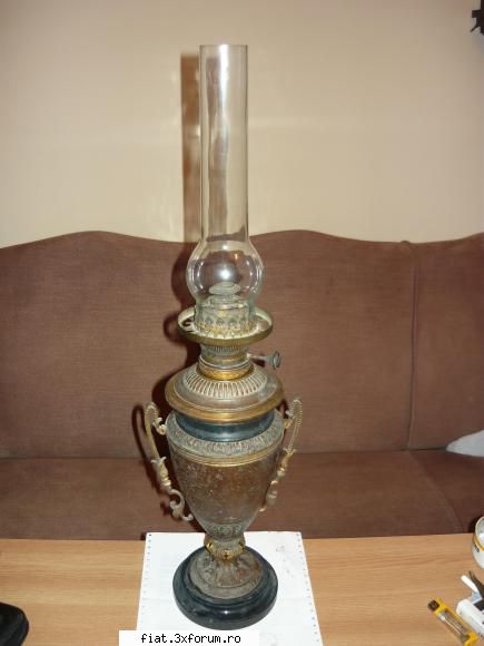 obiecte -cumparari achizitie recenta lampa anii 1800 ditmar este din care este facuta ;bronz