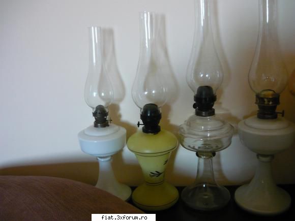 obiecte -cumparari lampi sticla anii 1900 pret 100lei bucata