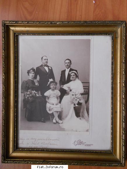 obiecte vechi tablou vechi 1937 familie, facuta ploiesti vechi, intr-un atelier fotografie strada