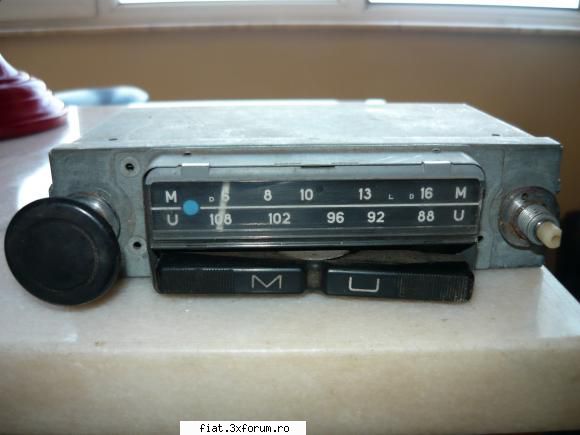 radiouri auto romanesti germane radio foarte rar ,pret 150 lei are butoanele tip pirghie