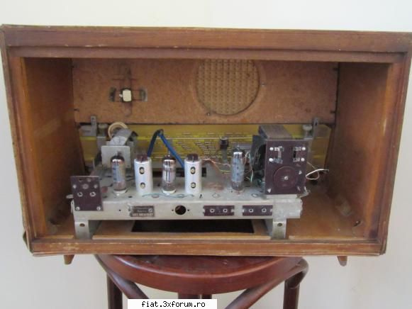 aparat radio lampi select fabricat 1962 poza