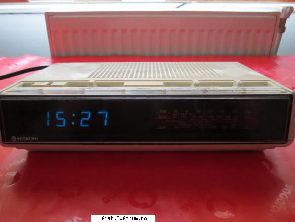 vand aparat radio ceas vintage hitachi 671h anii vandut